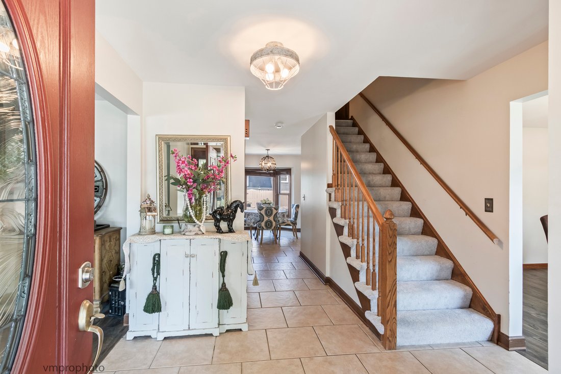 House in Hoffman Estates, Illinois, United States 2 - 18447138