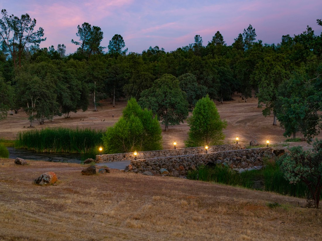 House in Redding, California, United States 3 - 18448623