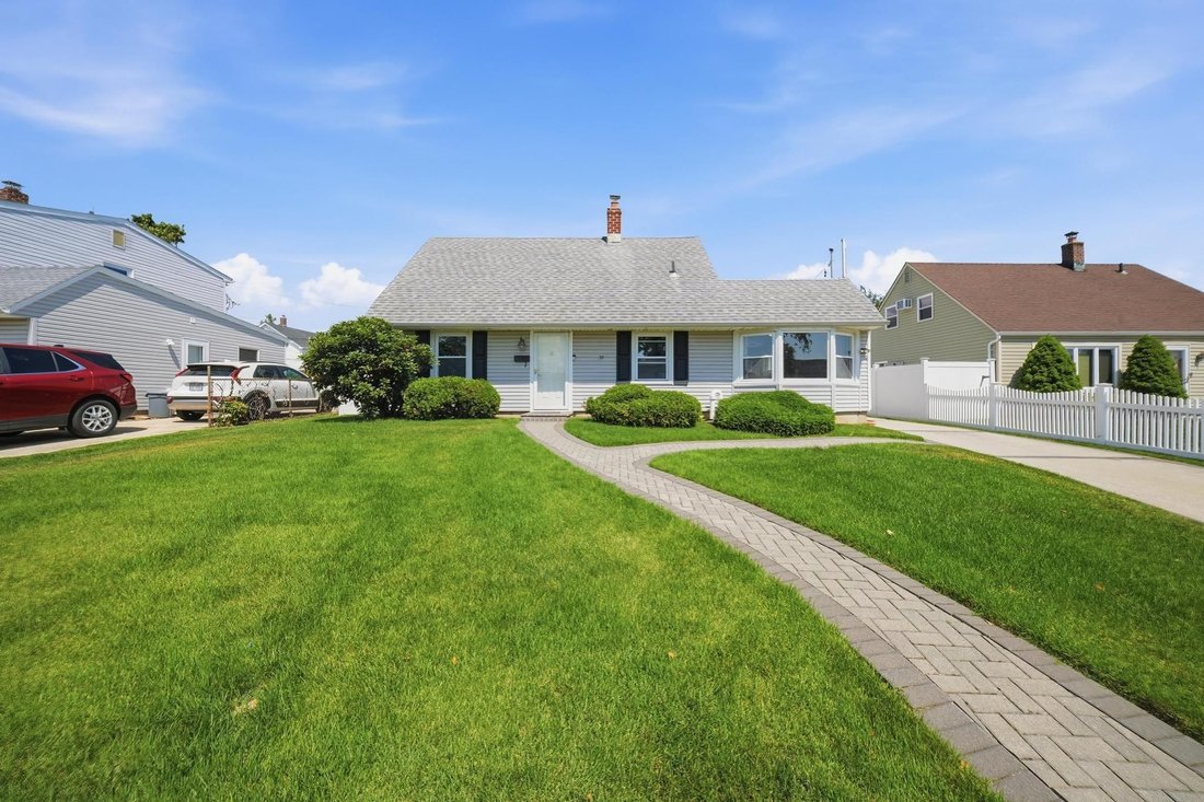 House in Levittown, New York, United States 2 - 18447749
