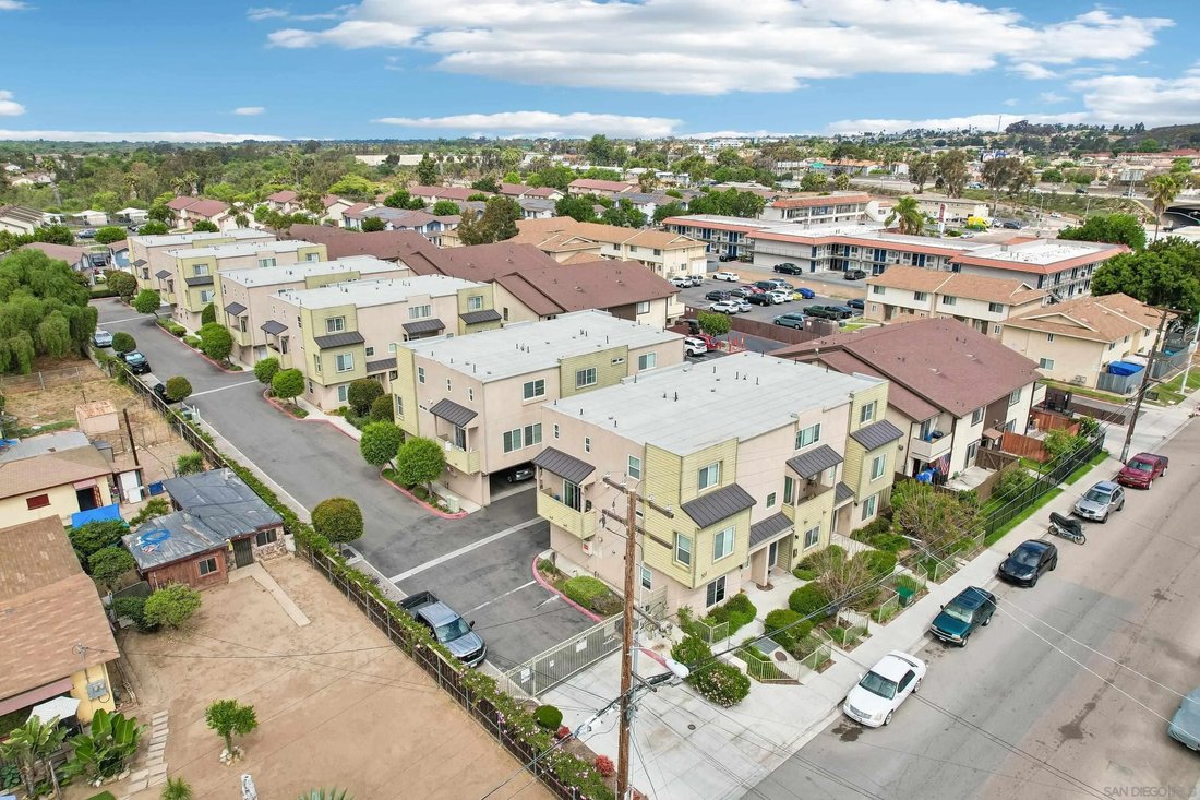 San Diego, California, United States 2 - 18449746