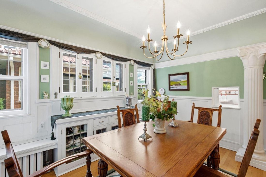 House in Wauwatosa, Wisconsin, United States 5 - 18446145