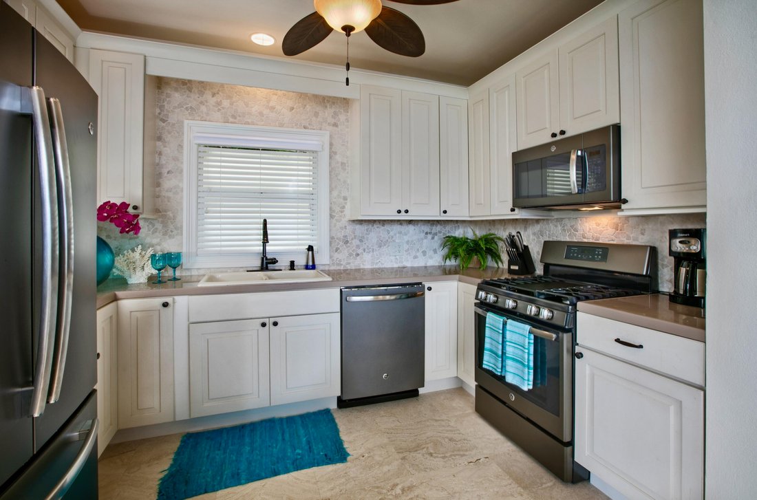 Condo in Charlotte Amalie West, St. Thomas, U.S. Virgin Islands 5 - 18452248
