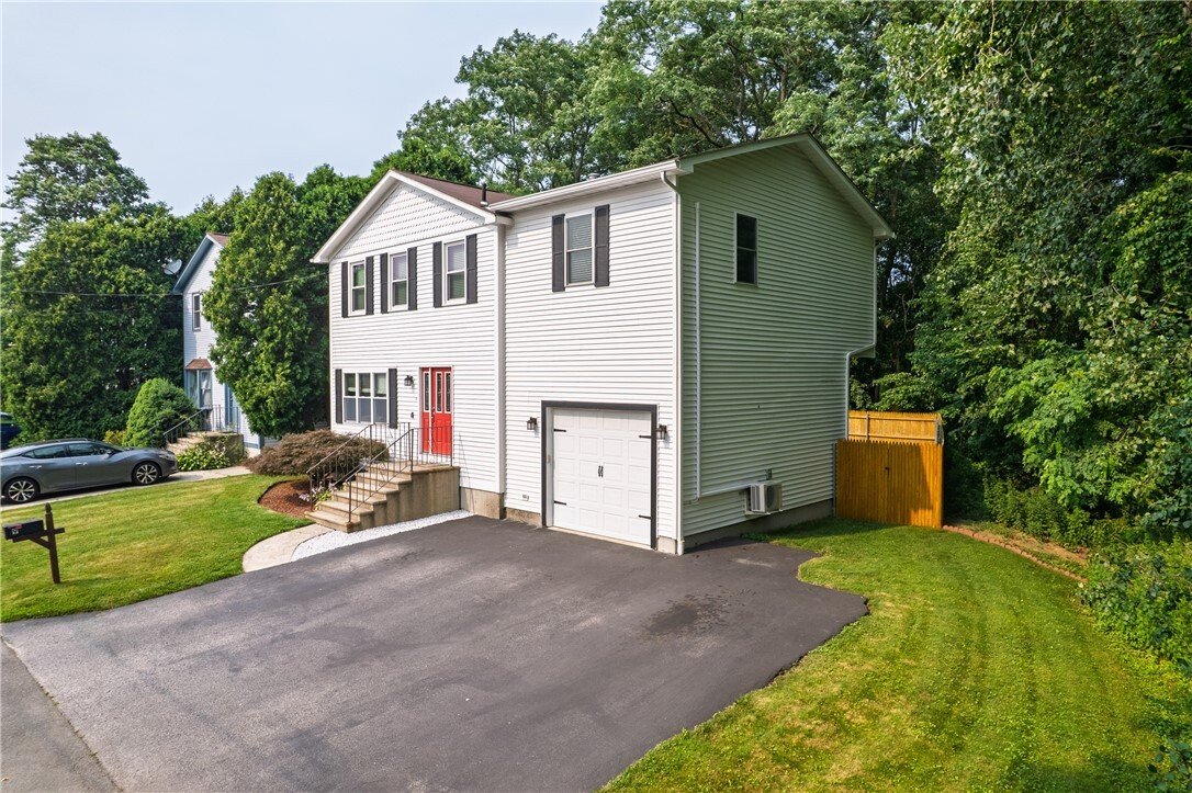 House in Johnston, Rhode Island, United States 3 - 18446071