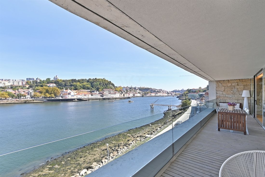 Apartment in Santa Marinha e Sao Pedro da Afurada, Porto District, Portugal 1 - 17473056