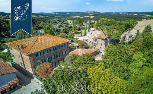 Villa in Monsigliolo, Tuscany, Italy 1