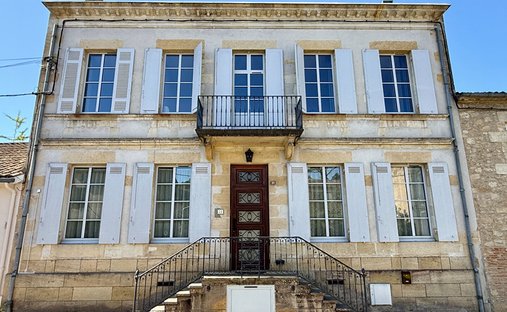 Villa in Saint-Macaire, Nouvelle-Aquitaine, France 1
