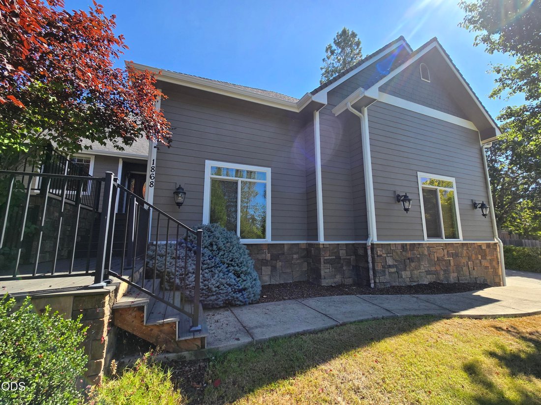 House in Grants Pass, Oregon, United States 4 - 17527478
