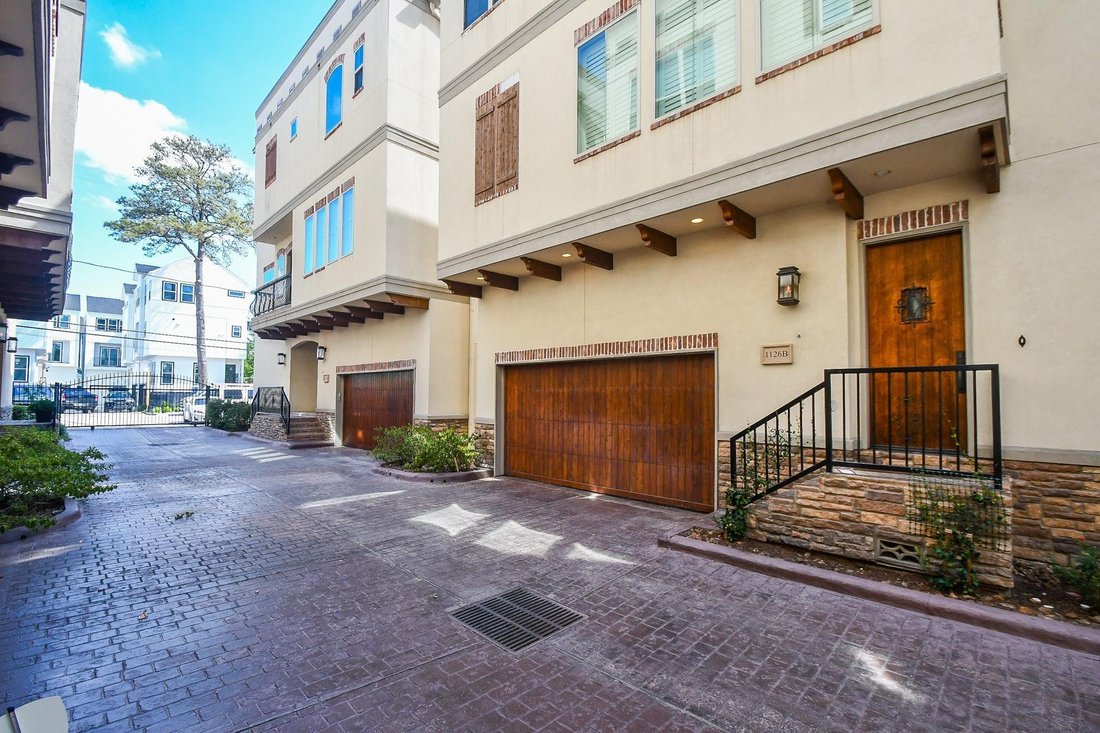 House in Houston, Texas, United States 3 - 18446812