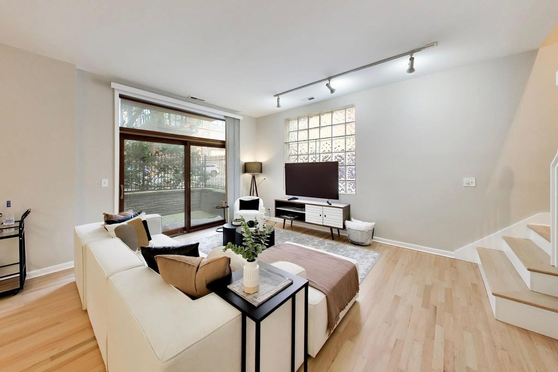 Condo in Chicago, Illinois, United States 2 - 18447066