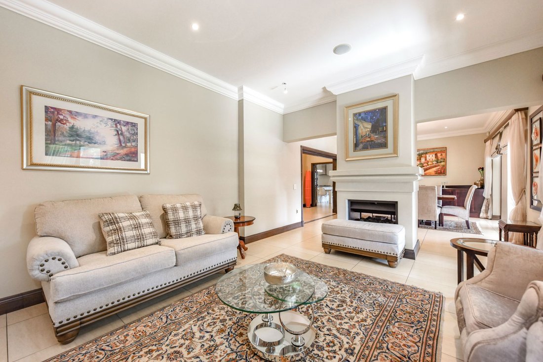 Country House in Bryanston, Gauteng, South Africa 5 - 18449465