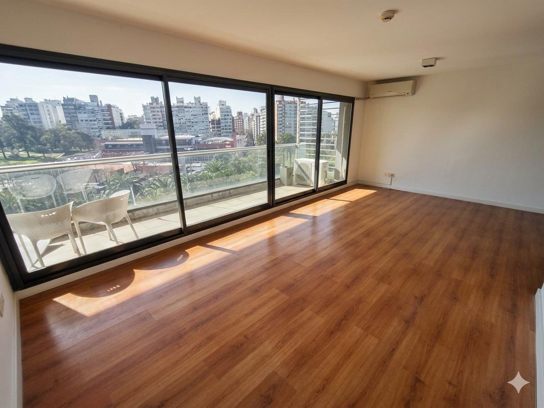 Apartment in Montevideo, Departamento de Montevideo, Uruguay 1 - 18448772