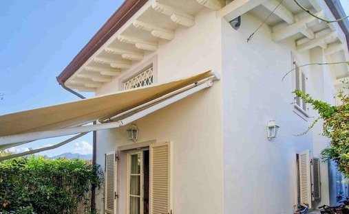 House in Center, Forte dei Marmi, Tuscany 1