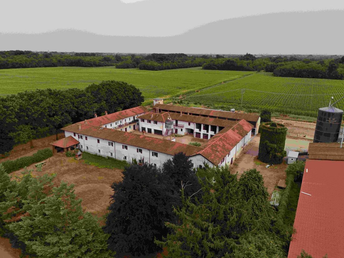 Villa in Castano Primo, Lombardy, Italy 1 - 18452016