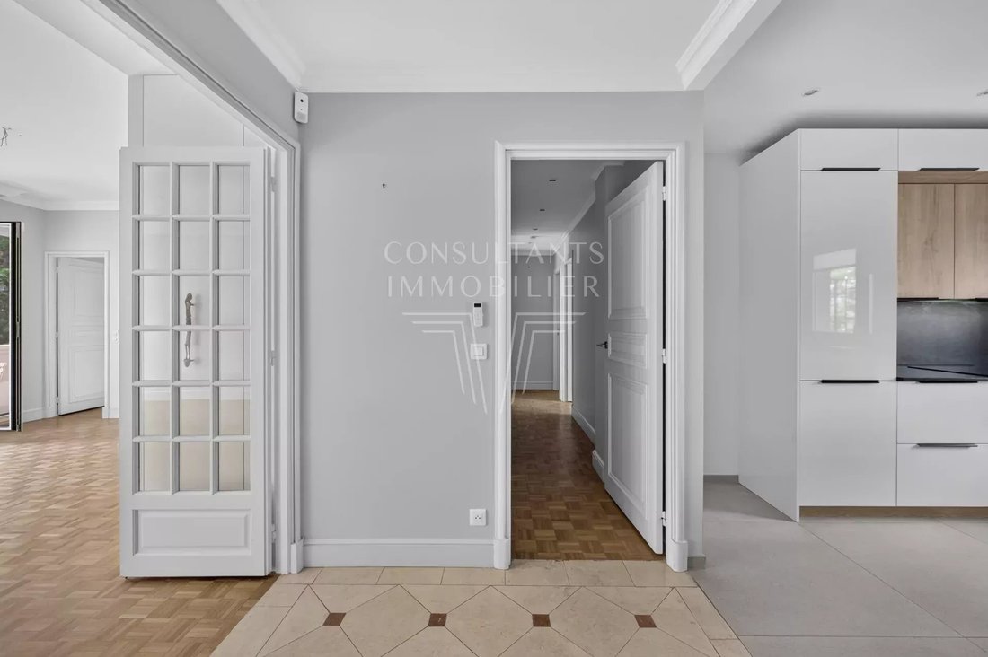 Apartment in Charles Laffitte, Neuilly-sur-Seine, France 5 - 18447911