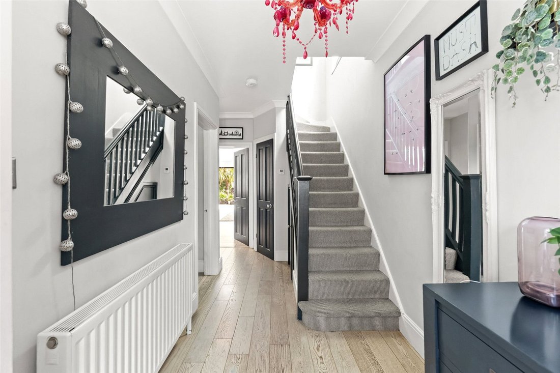 House in Richmond Upon Thames, England 3 - 18449020