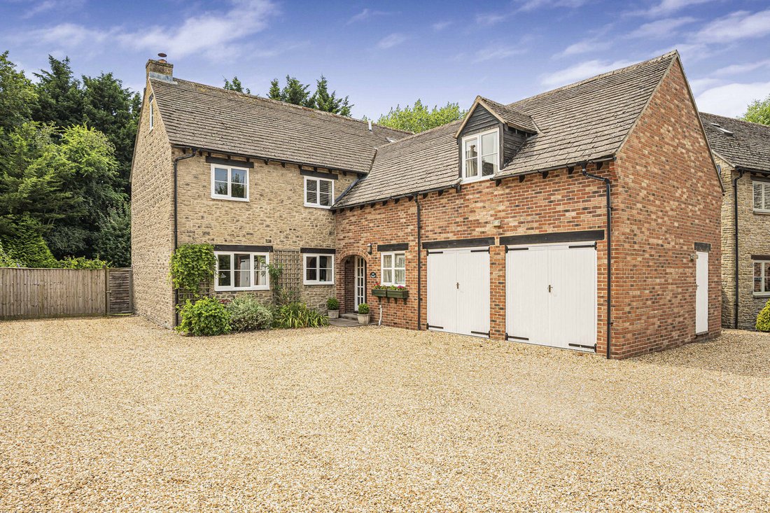 House in Bicester, England 1 - 18446115