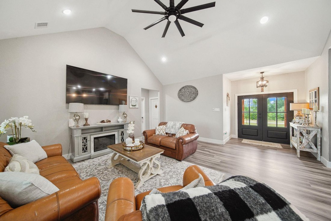 House in Brenham, Texas, United States 4 - 18446746
