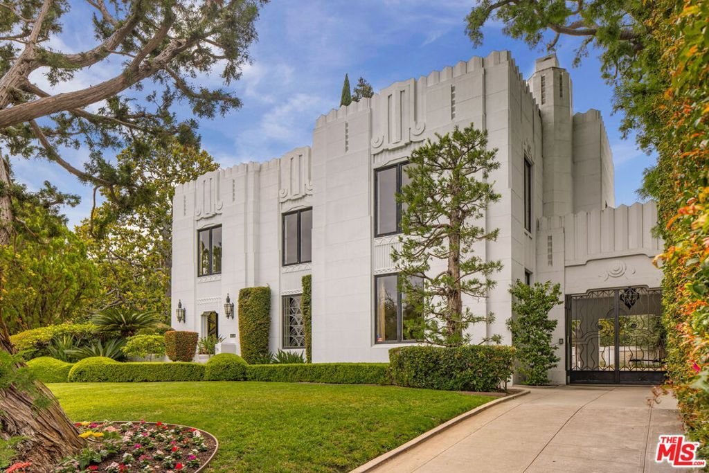 House in Los Angeles, California, United States 2 - 18446268