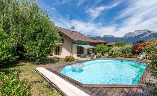 House in Sud, Saint-Jorioz, France 1