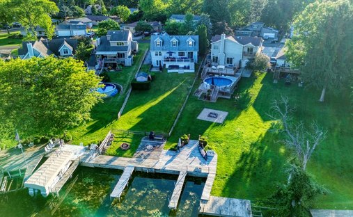 House in Fox Lake, Illinois, United States 1