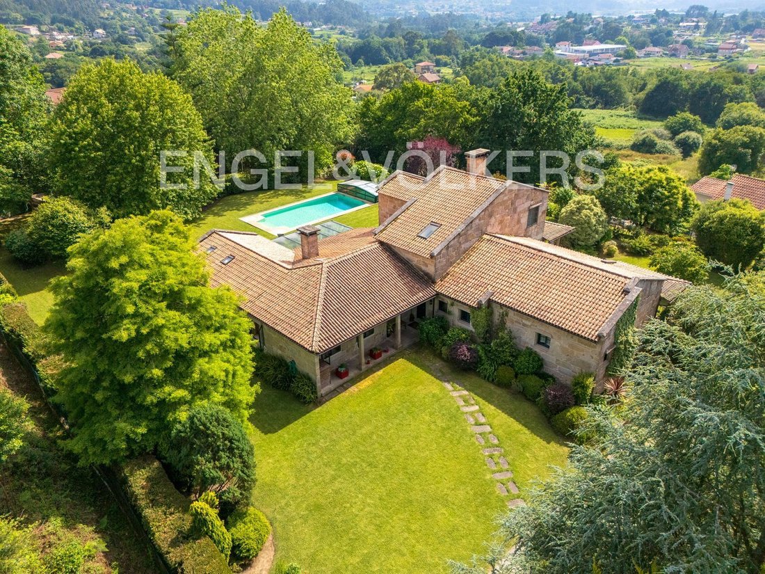Villa in Camos, Nigran, Spain 2 - 18451453