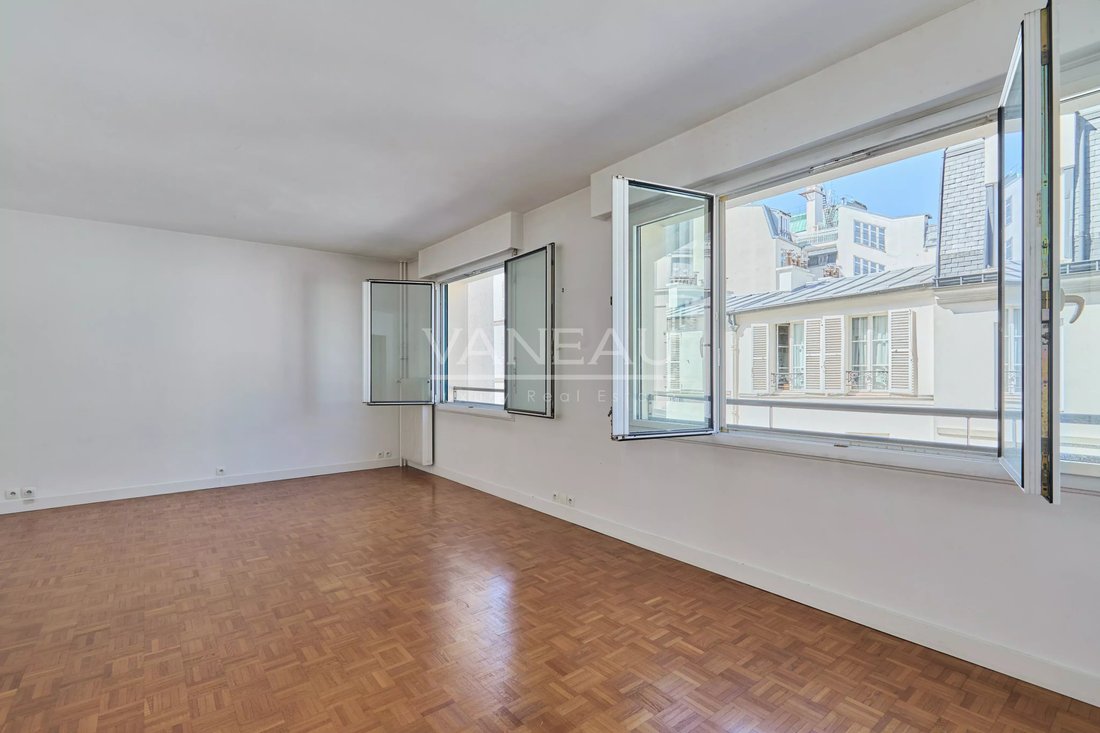 Apartment in Gros Caillou, Paris 7e Arrondissement, Paris 1 - 18448261