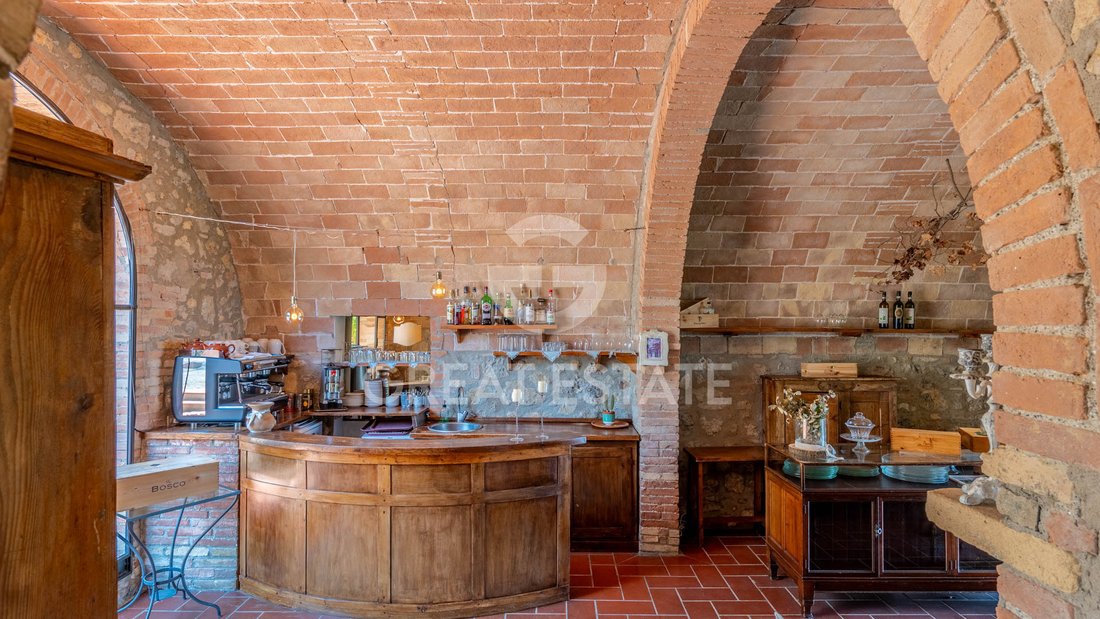 Estate in San Gimignano, Tuscany, Italy 5 - 18451307