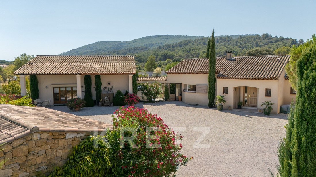 House in Alleins, Provence-Alpes-Côte d'Azur, France 3 - 18451486
