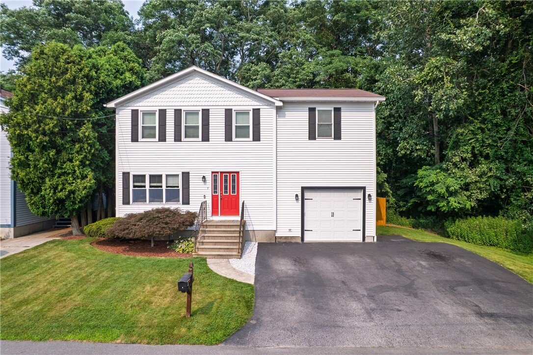 House in Johnston, Rhode Island, United States 2 - 18446071