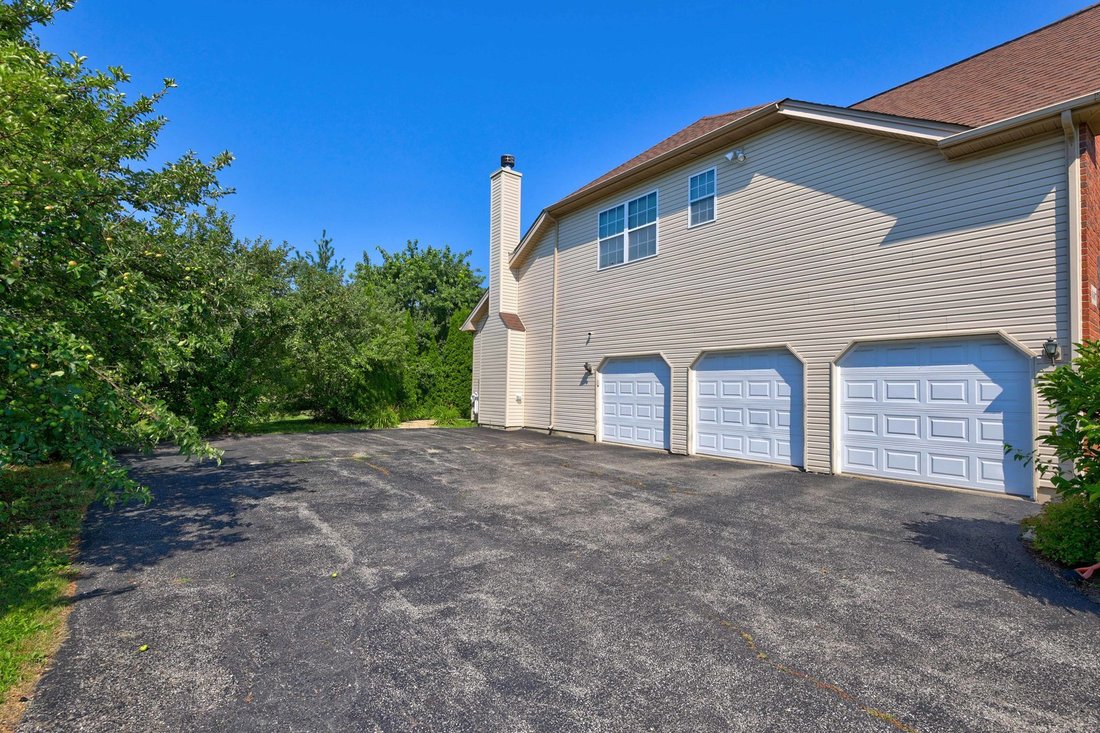 House in Gurnee, Illinois, United States 4 - 18447142
