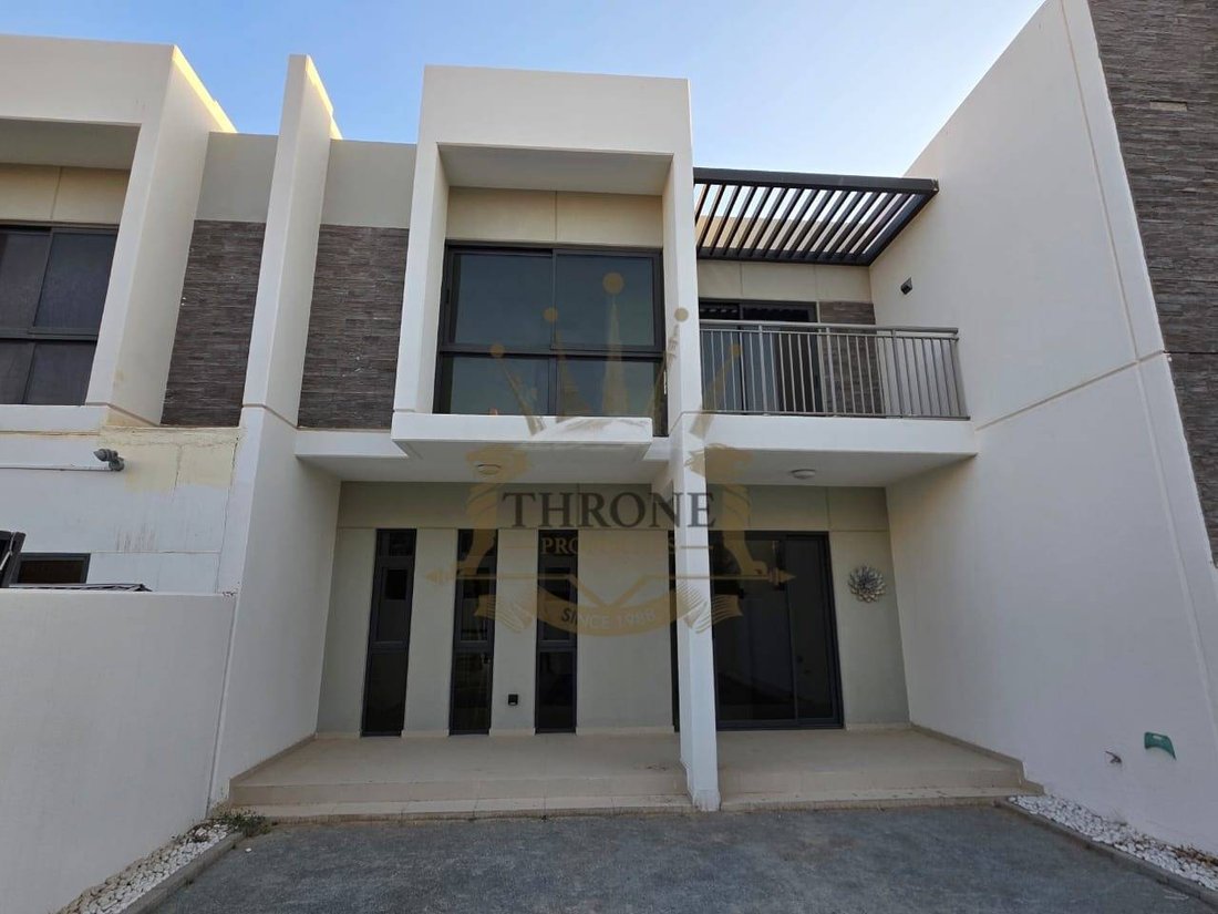 Townhouse in Damac Hills 2, Dubai, United Arab Emirates 2 - 18449264