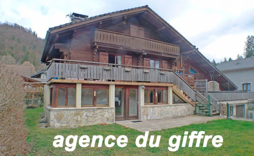 Chalet in Verchaix, Auvergne-Rhône-Alpes, France 1