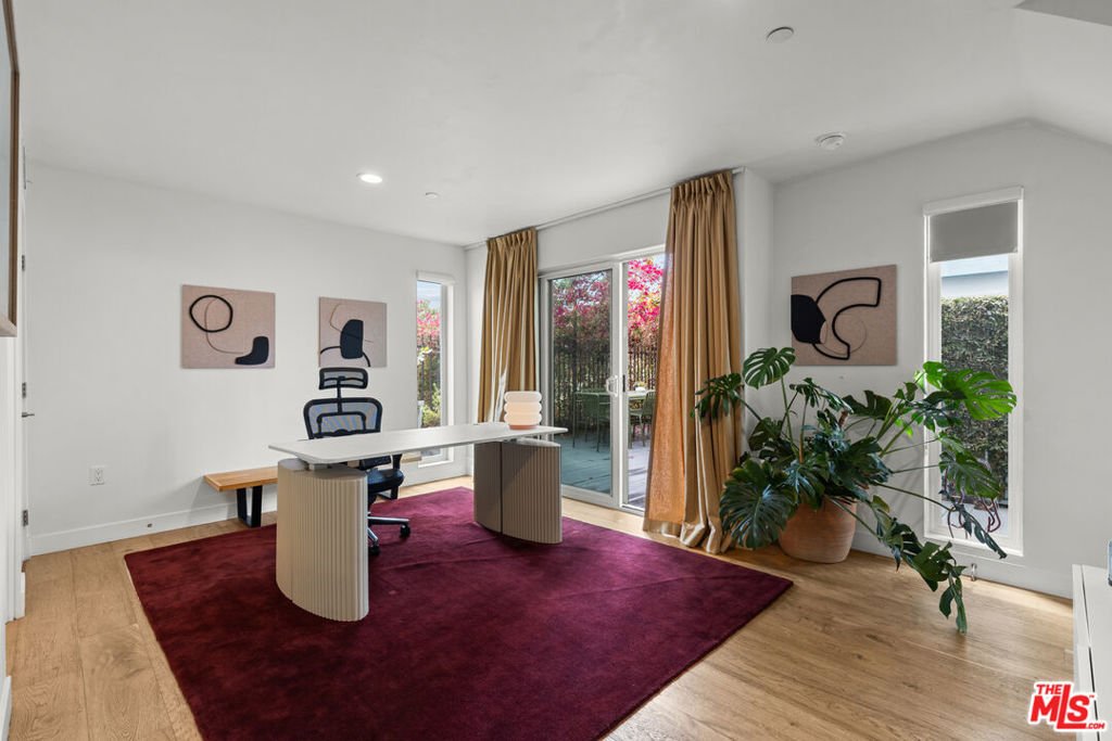 Condo in Los Angeles, California, United States 5 - 18449889
