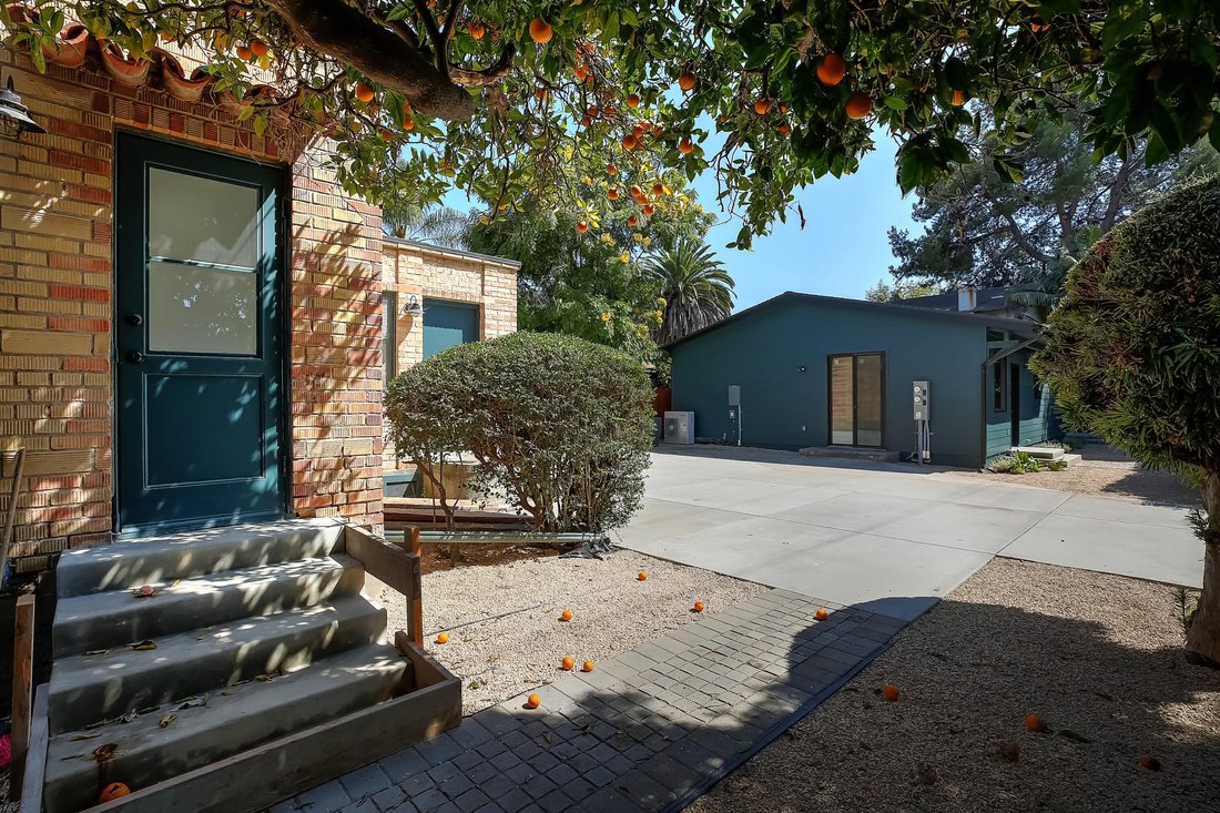 Santa Barbara, California, United States 2 - 18449456