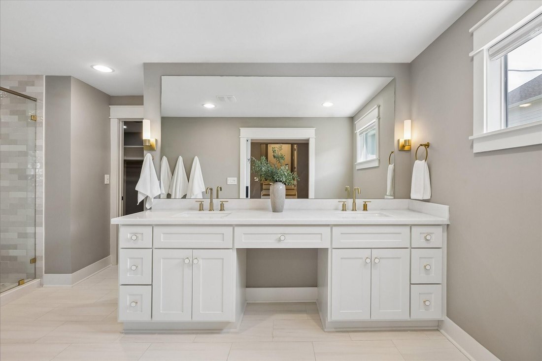 House in Houston, Texas, United States 3 - 18446806