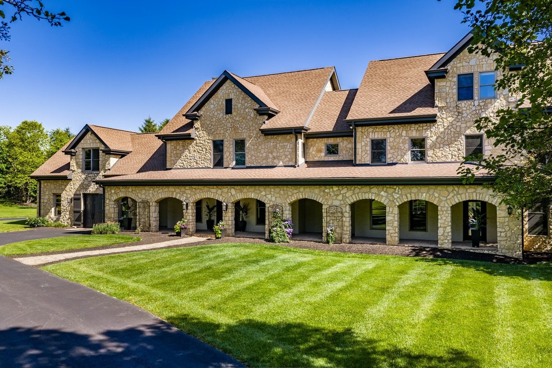 House in Carmel, Indiana, United States 4 - 18046961