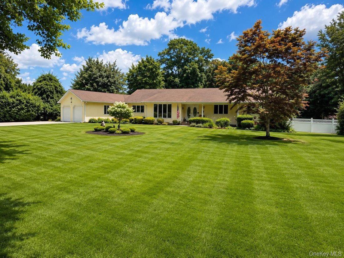 House in Huntington Station, New York, United States 1 - 18450092