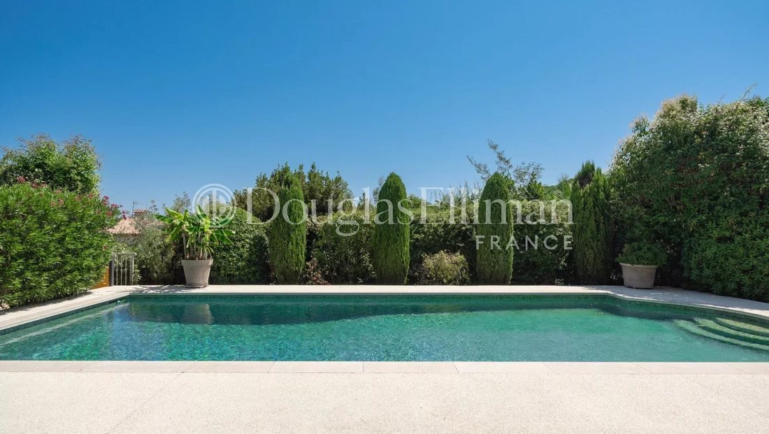 Villa in La Roquette-sur-Siagne, Provence-Alpes-Côte d'Azur, France 2 - 18448133