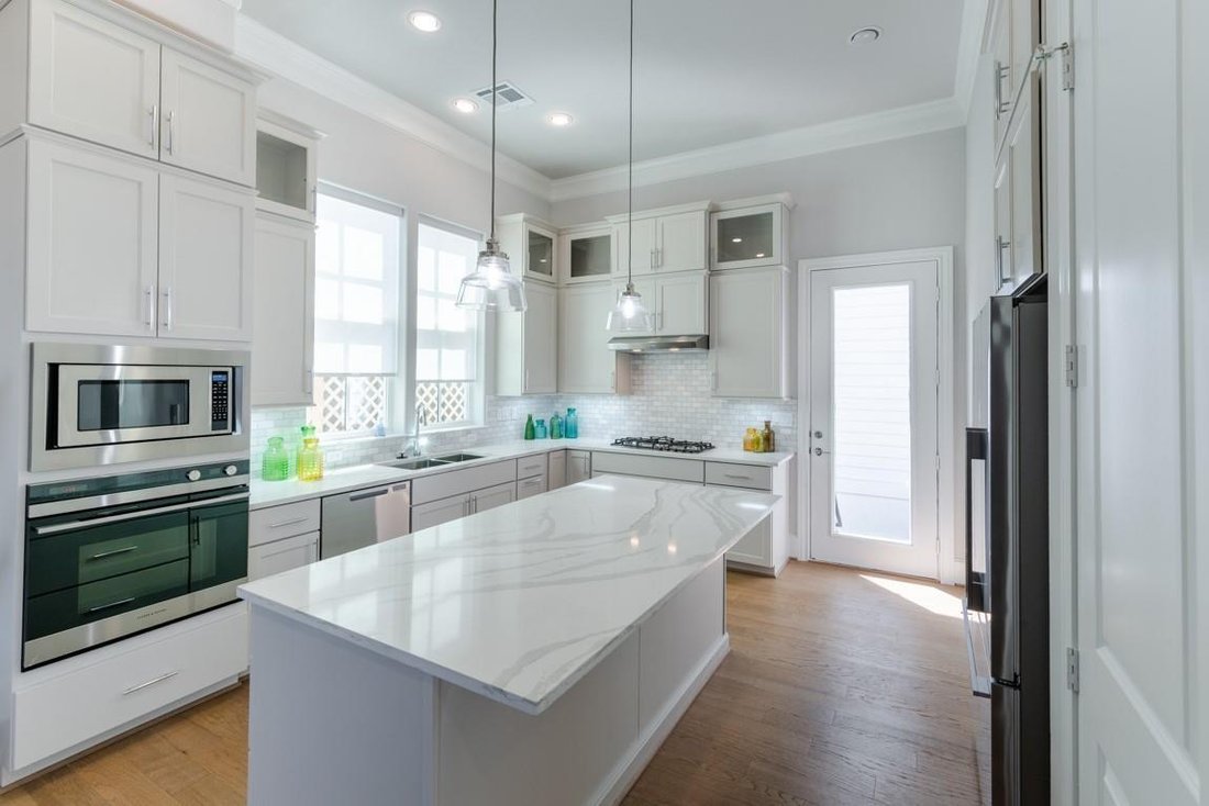 House in Houston, Texas, United States 4 - 18446770