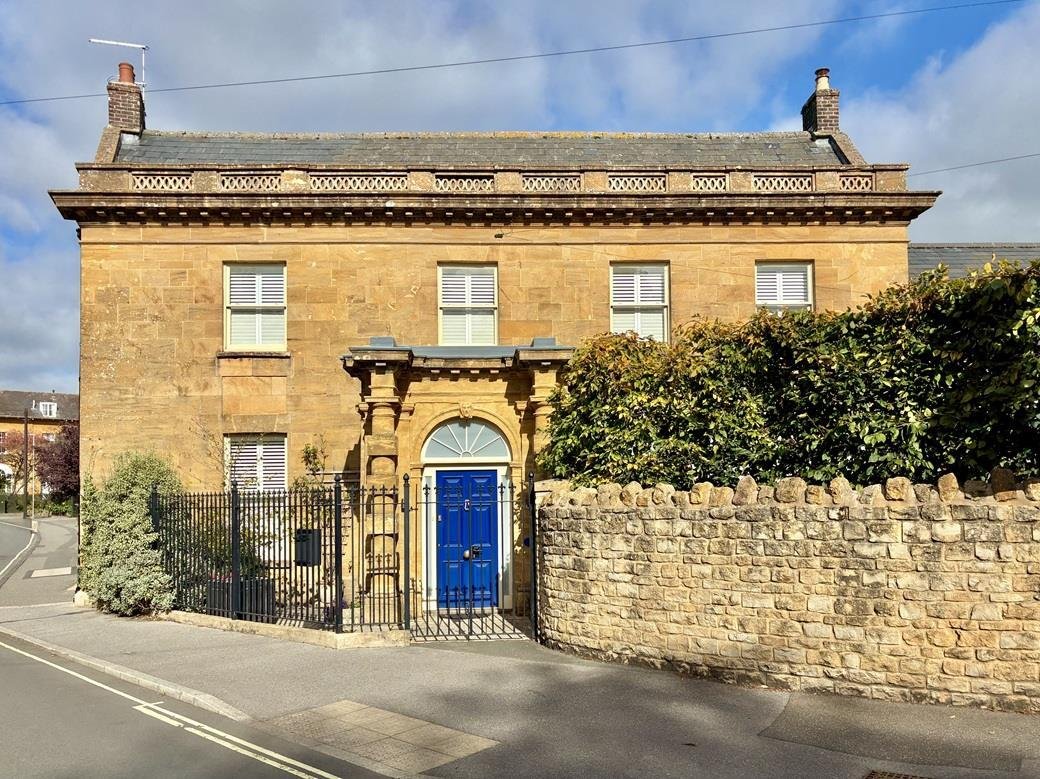 Townhouse in Sherborne, England 1 - 18448999