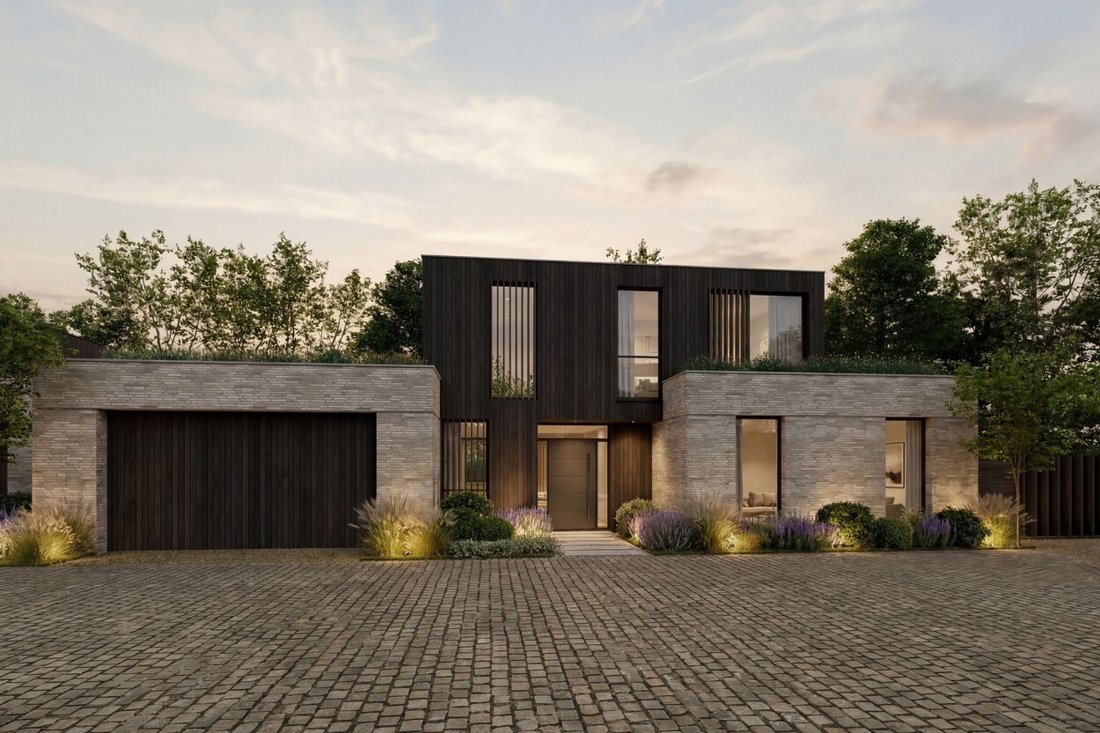 House in Cranleigh, England 1 - 18446148