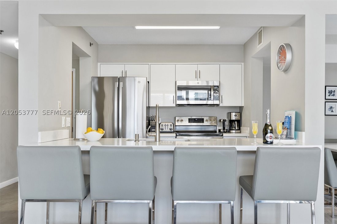 Condo in Miami, Florida, United States 5 - 18449451