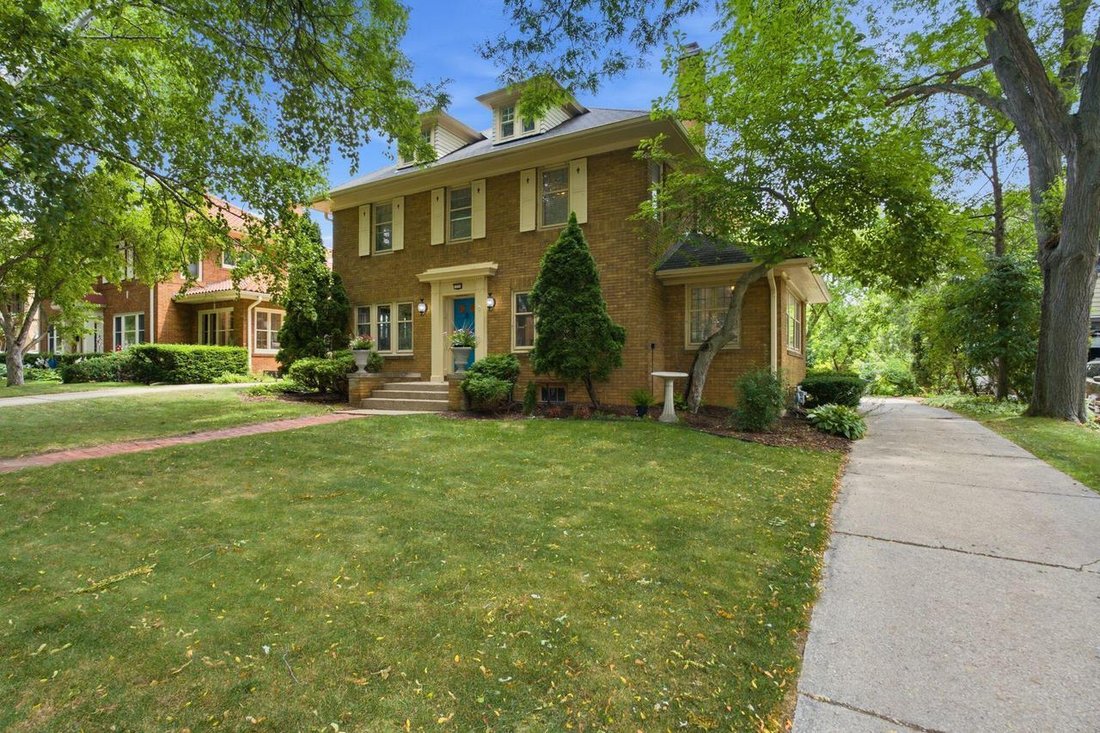 House in Wauwatosa, Wisconsin, United States 2 - 18446145
