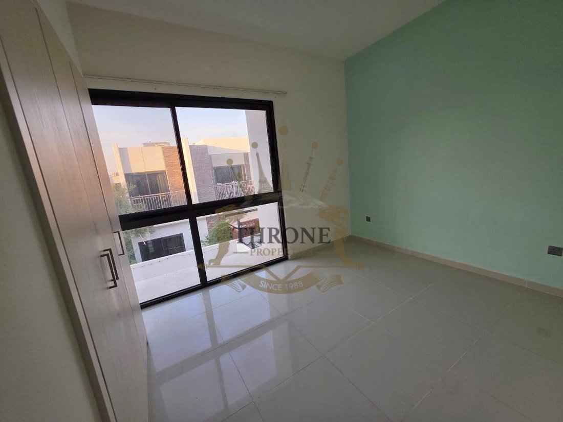 Townhouse in Damac Hills 2, Dubai, United Arab Emirates 4 - 18449264
