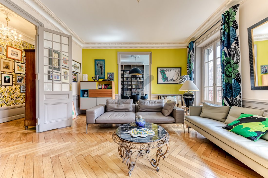 Apartment in Champvert-Point du Jour-Saint Irénée, Lyon 5e Arrondissement, Lyon 1 - 18450178