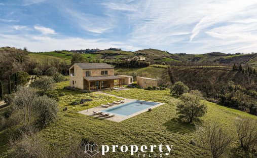 Maisons de campagne à Ripatransone, Marches, Italie 1