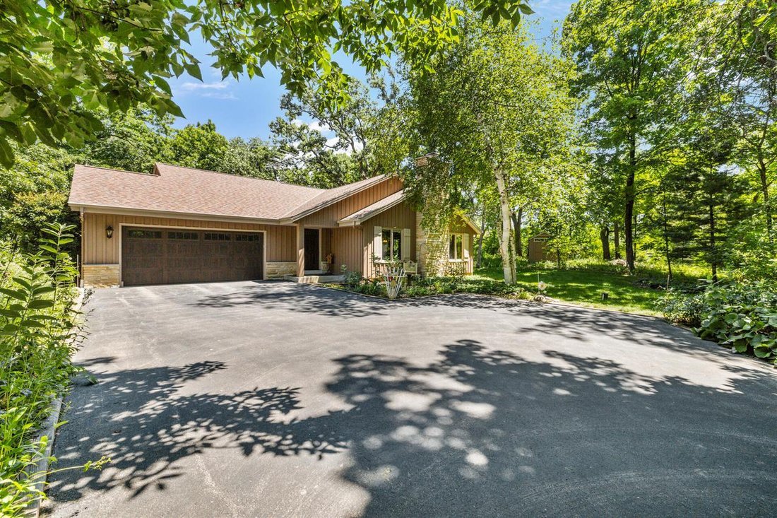 House in Dousman, Wisconsin, United States 2 - 18446143