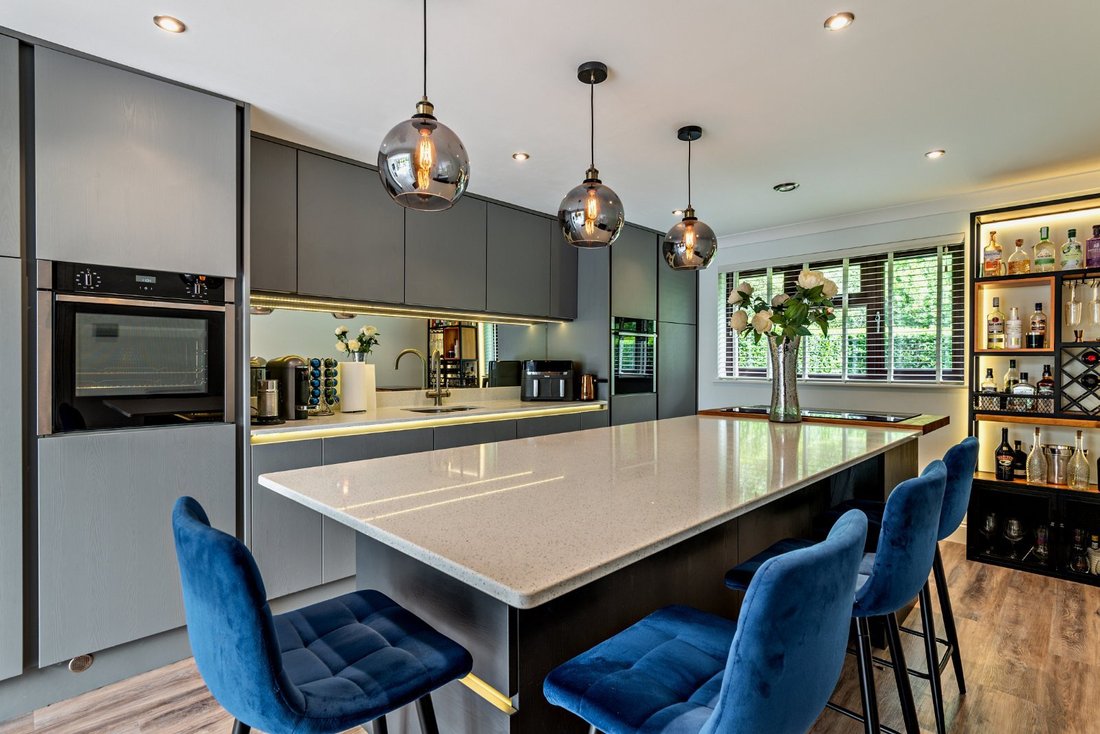 House in Binfield, England 2 - 16720582