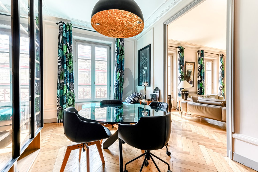 Apartment in Champvert-Point du Jour-Saint Irénée, Lyon 5e Arrondissement, Lyon 2 - 18450178