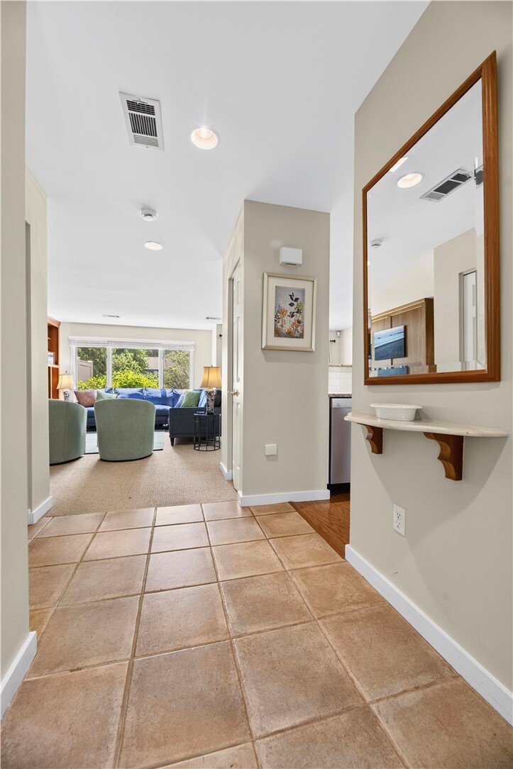 Condo in Narragansett, Rhode Island, United States 3 - 18446060